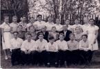 Скутин З.Т. (2-й ряд, 2-й справа) со своими учениками. Сургутский район, с. Локосово, 1970-е гг.