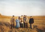 Ракчеева Л.М. (в дев. Байнакова) с родственниками на  месте родительского дома. Поселок Тюрино, Астраханская область.  2004 г.