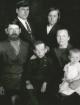 Загваздин Матвей Дмитриевич с женой Евдокией Панфиловной и детьми. 1937 г. 