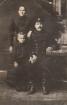 Акимов Гавриил Маркович с женой Пелагеей Васильевной и сыном Александром, 1915 г. 