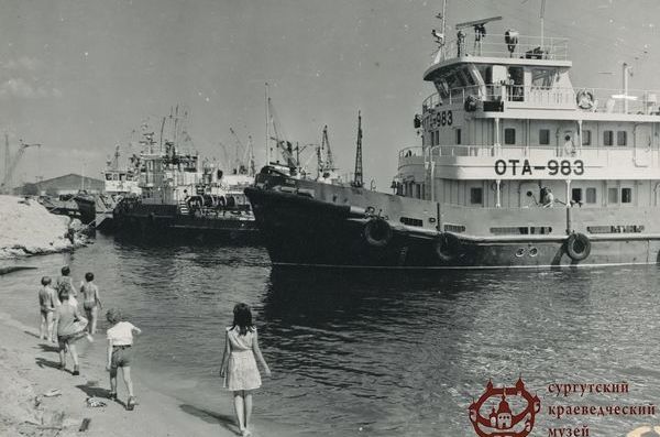 Сургутский речной порт, 1988 г.  Из фондов Сургутского краеведческого музея