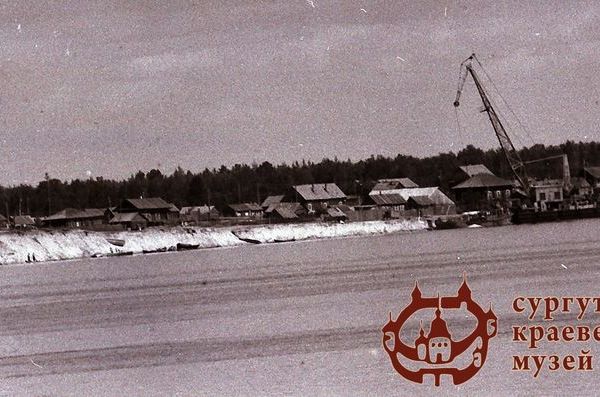 Вид на деревню Кушниково с реки. Июнь 1969 г. Автор - Ю.Гордеев. Из фондов Сургутского краеведческого музея